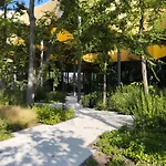 Free Parking Garage! Downtown Apartment, Location! Appartement