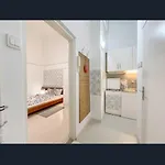Free Parking Garage! Downtown Apartment, Location! Appartement *