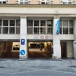Free Parking Garage! Downtown Apartment, Location!