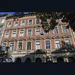 Free Parking Garage! Downtown Apartment, Location! Appartement Budapest