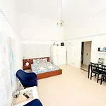 Free Parking Garage! Downtown Apartment, Location!