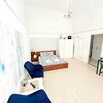 Free Parking Garage! Downtown Apartment, Location! Appartement Budapest