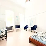 Free Parking Garage! Downtown Apartment, Location! *
