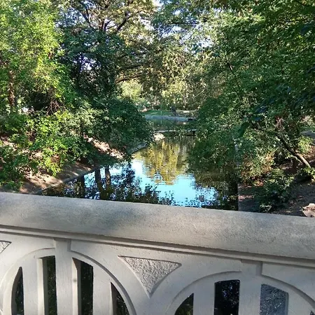 Free Parking Garage! Downtown Apartment, Location! Apartman Budapest