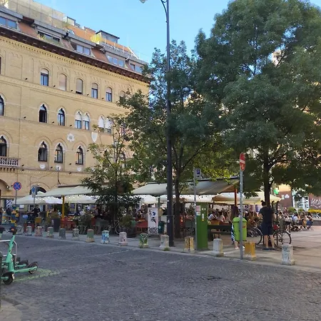 Free Parking Garage! Downtown Apartment, Location! *