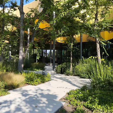 Free Parking Garage! Downtown Close To New York Cafe Apartment
