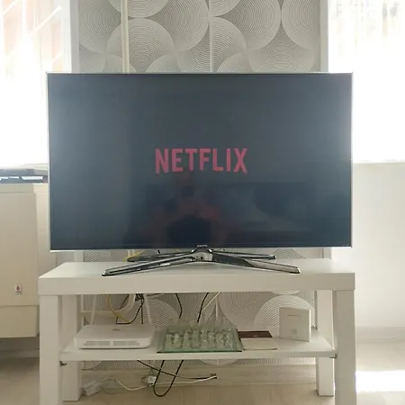 Free Parking Garage! Downtown Apartment, Location! Apartman *