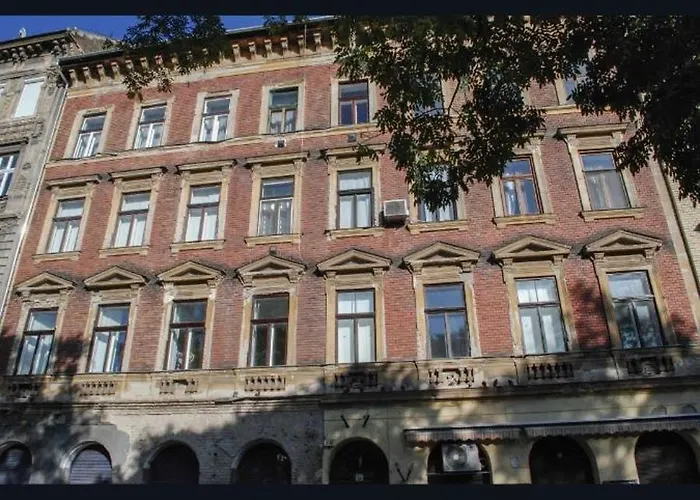 Free Parking Garage! Downtown Apartment, Location! Appartement Boedapest