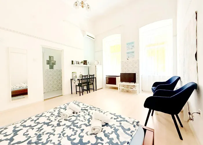 Free Parking Garage! Downtown Apartment, Location! Appartement