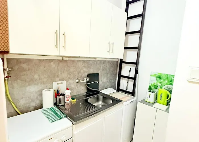 Free Parking Garage! Downtown Apartment, Location! Appartement Boedapest