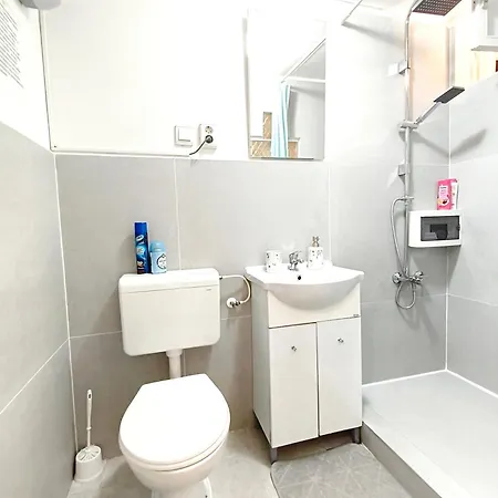 Free Parking Garage! Downtown Apartment, Location! Appartamento *